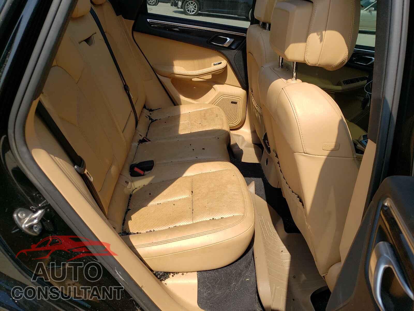 PORSCHE MACAN 2018 - WP1AA2A52JLB25359