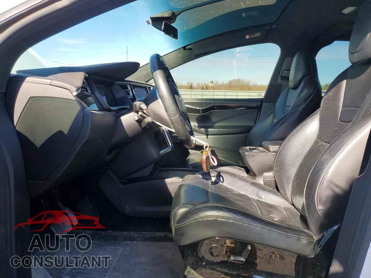 TESLA MODEL X 2016 - 5YJXCBE27GF021807