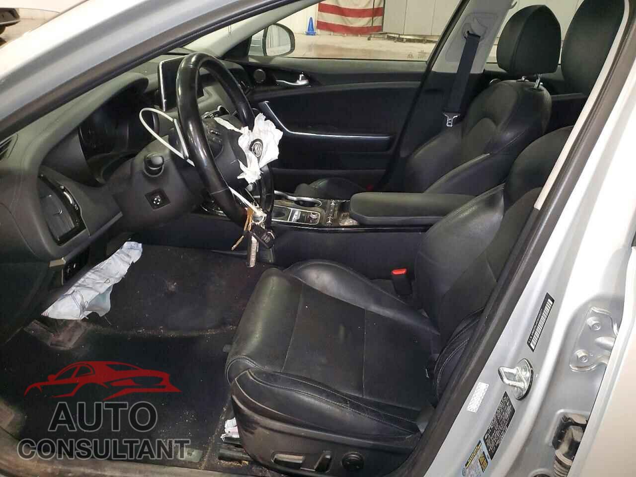 KIA STINGER 2018 - KNAE25LA6J6025577