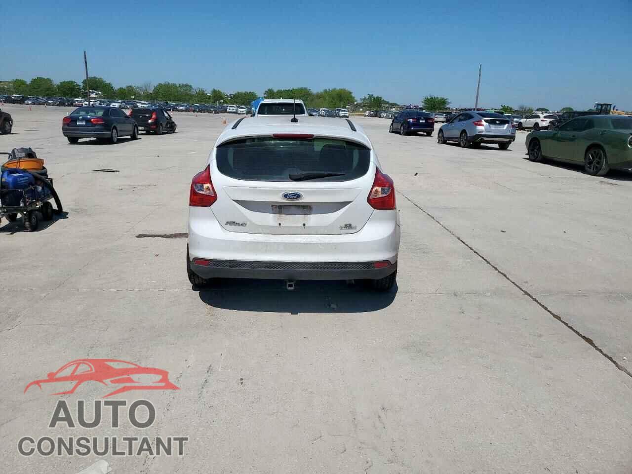 FORD FOCUS 2014 - 1FADP3K20EL305376