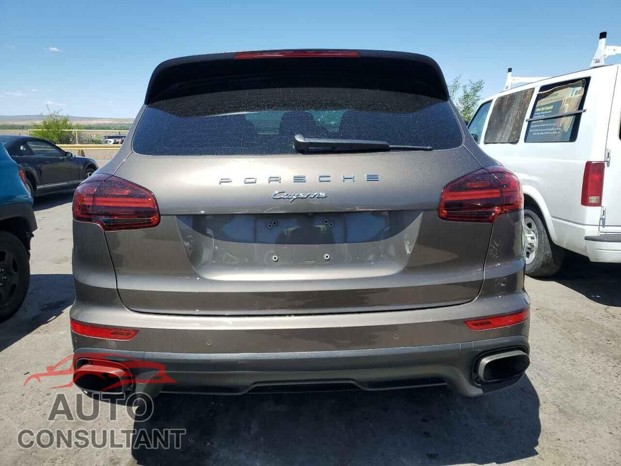 PORSCHE CAYENNE 2016 - WP1AA2A27GLA00419
