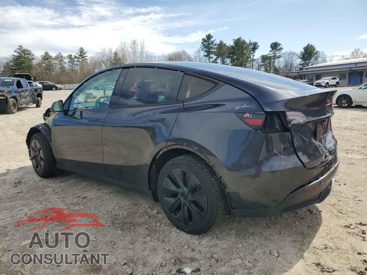 TESLA MODEL Y 2024 - 7SAYGAEE5RF214010