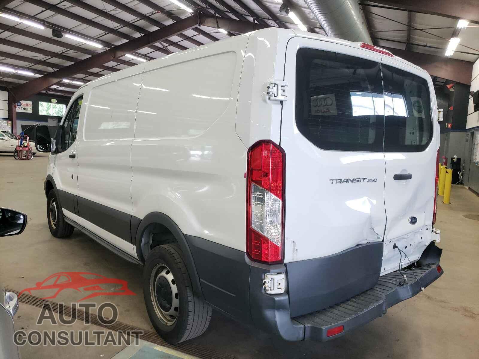 FORD TRANSIT CO 2017 - 1FTYR1ZM3HKA38570