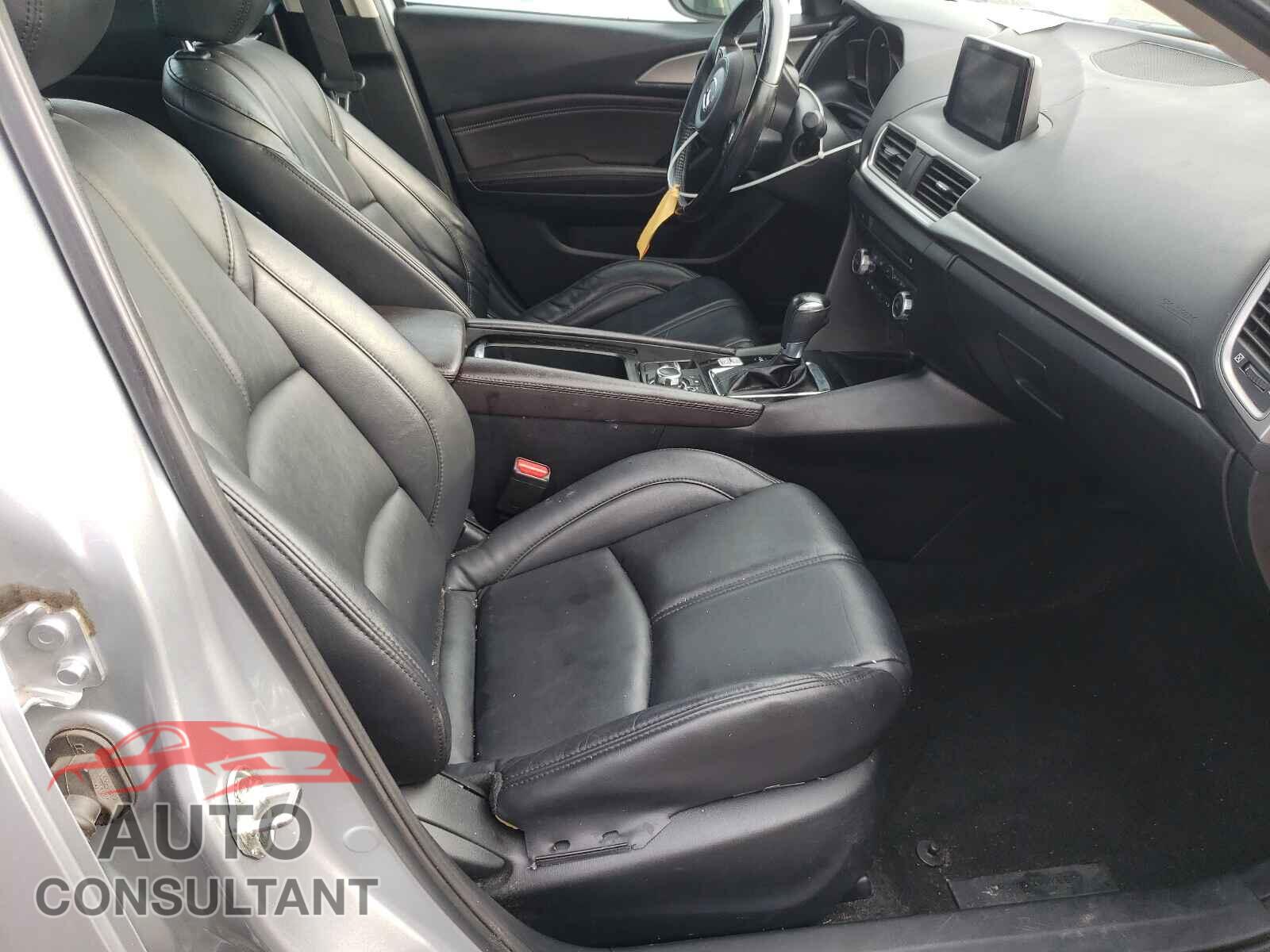 MAZDA 3 2018 - 3MZBN1V30JM181549