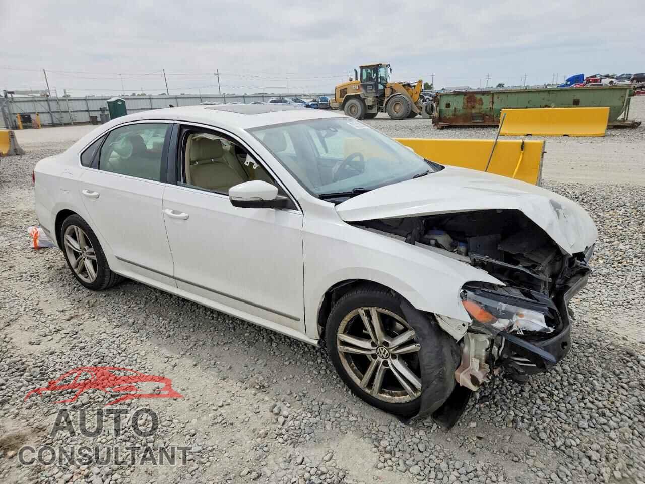 VOLKSWAGEN PASSAT 2015 - 1VWBT7A32FC010633
