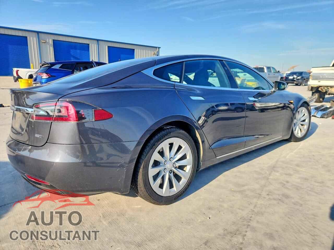 TESLA MODEL S 2017 - 5YJSA1E2XHF183779