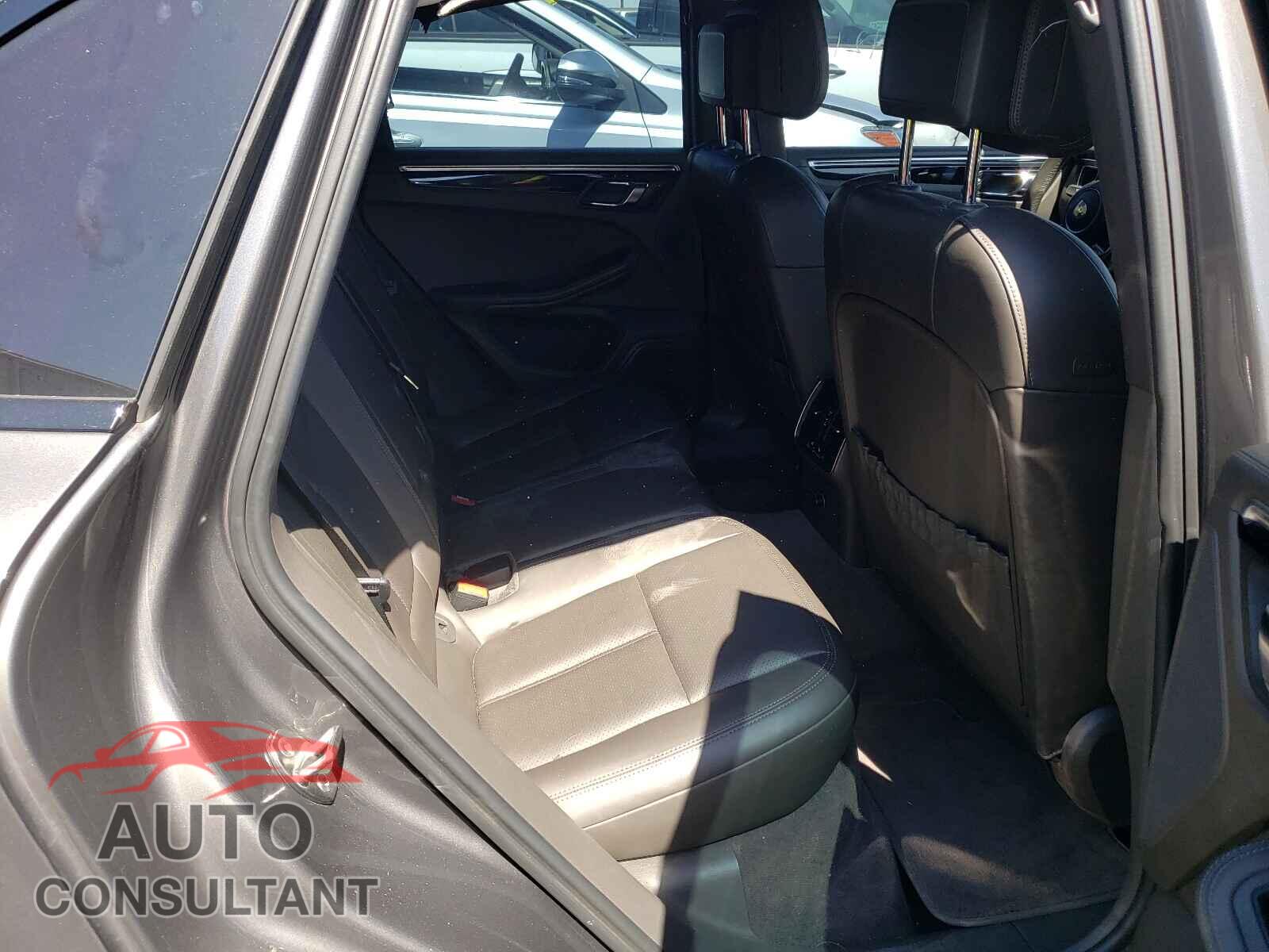 PORSCHE MACAN 2016 - WP1AB2A54GLB49054