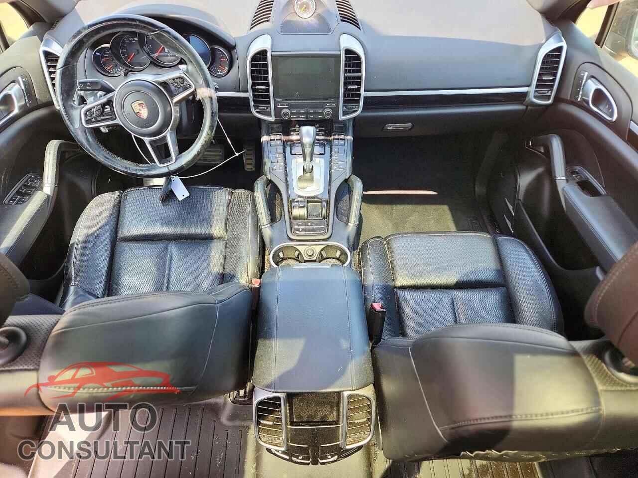 PORSCHE CAYENNE 2017 - WP1AA2A27HKA86600