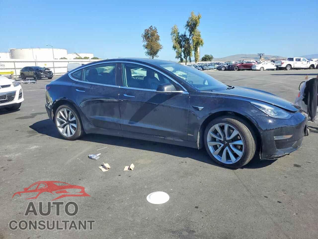 TESLA MODEL 3 2018 - 5YJ3E1EA9JF009305
