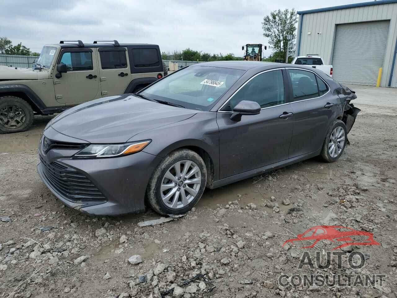 TOYOTA CAMRY 2018 - 4T1B11HK4JU015186