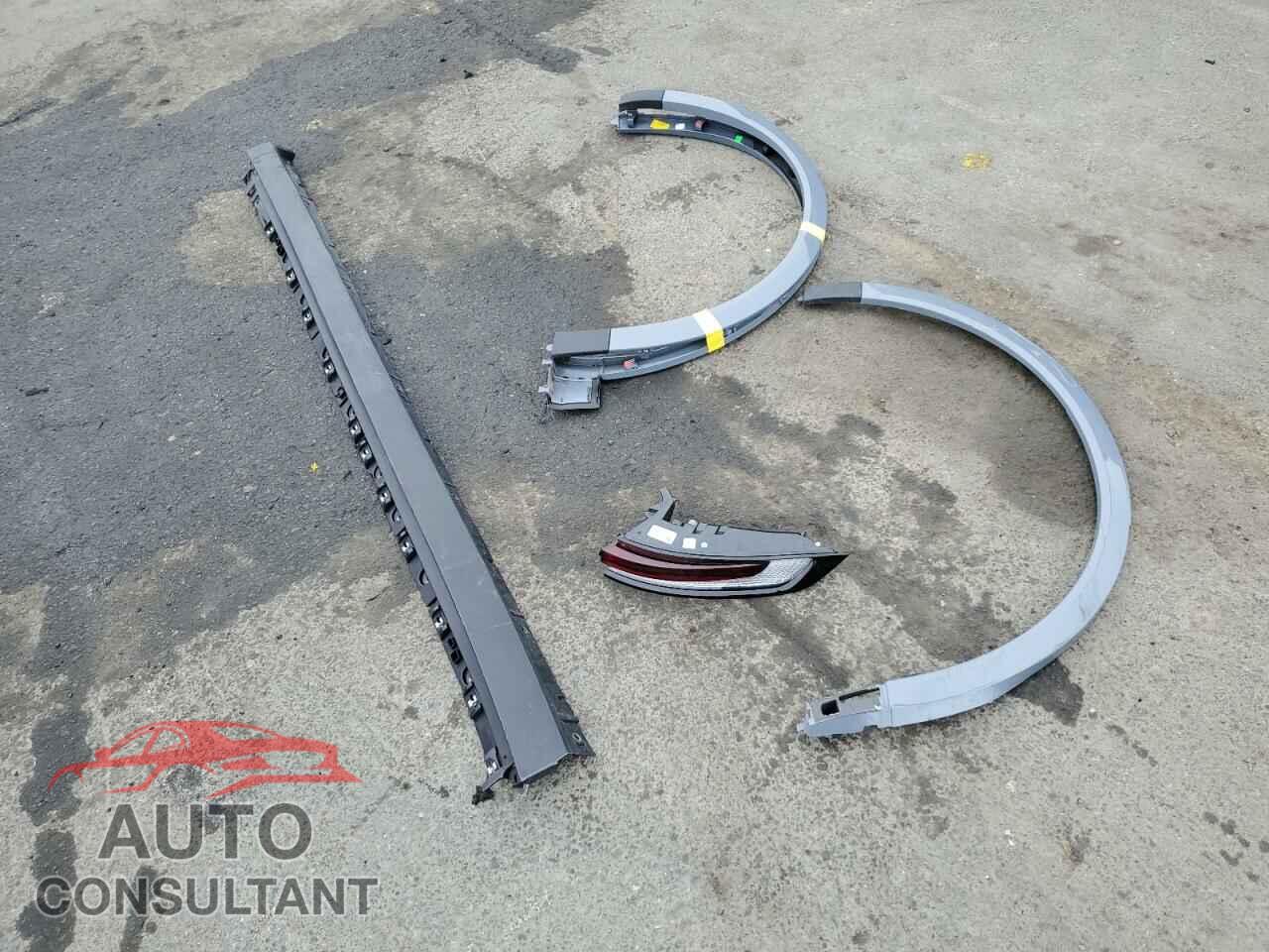 PORSCHE CAYENNE 2024 - WP1AA2AY3RDA11208