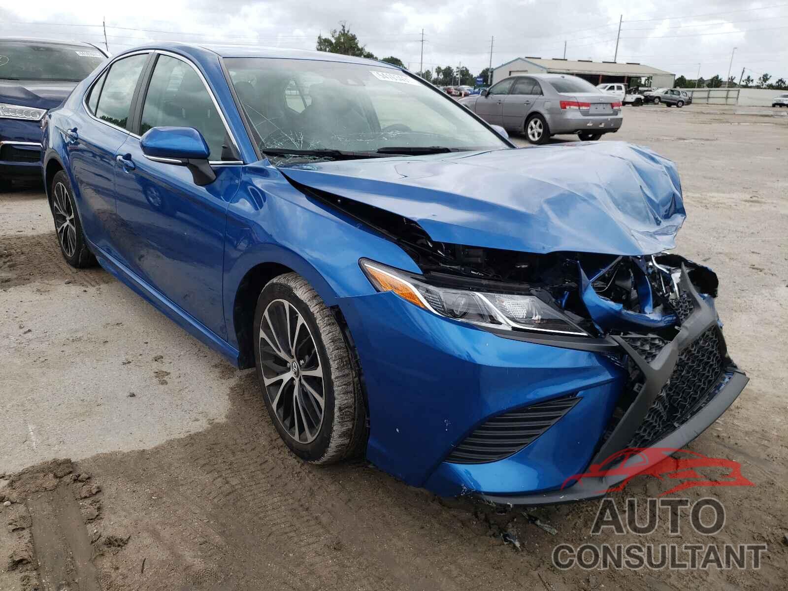 TOYOTA CAMRY 2018 - 4T1B11HK1JU069433