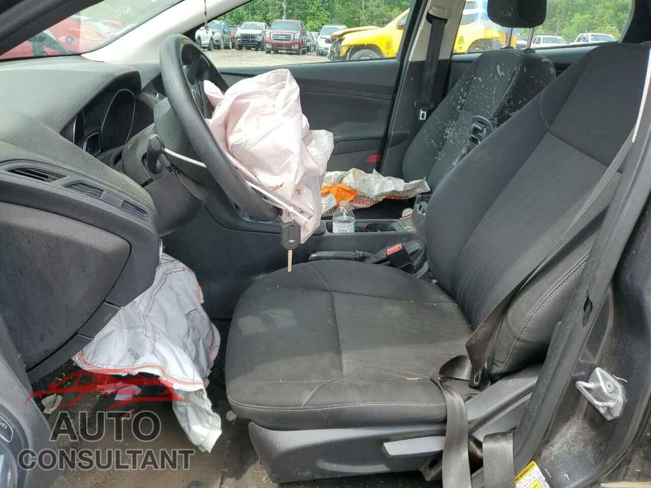 FORD FOCUS 2018 - 1FADP3F28JL207006