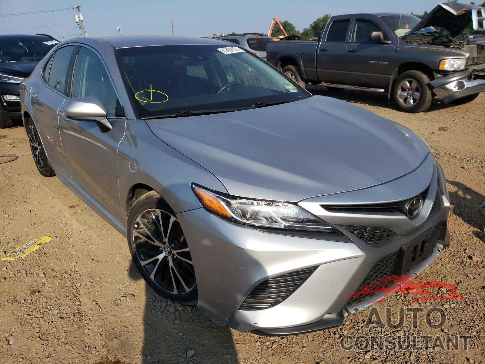 TOYOTA CAMRY 2018 - 4T1B11HK5JU658484