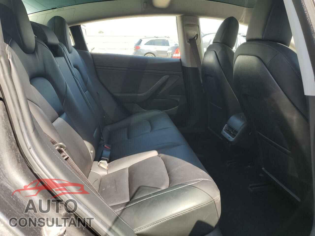 TESLA MODEL 3 2018 - 5YJ3E1EB2JF054885
