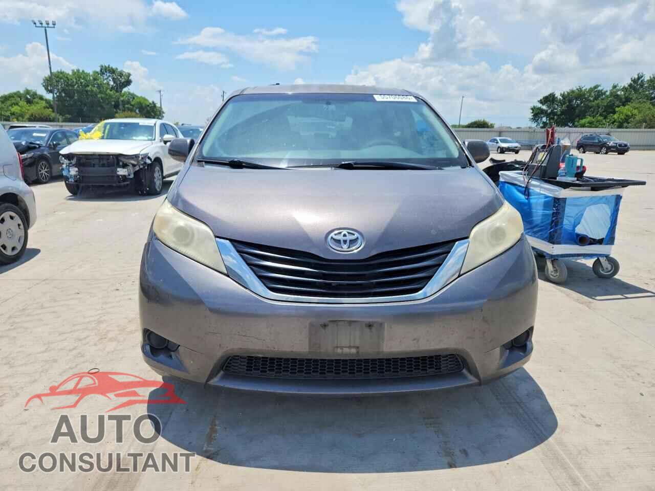 TOYOTA SIENNA 2013 - 5TDKK3DC8DS404725