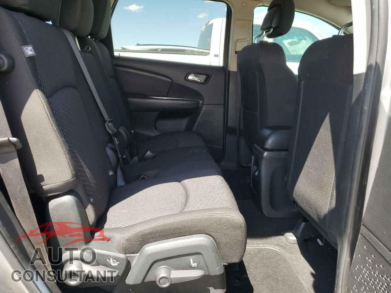 DODGE JOURNEY 2017 - 3C4PDCBB9HT522532