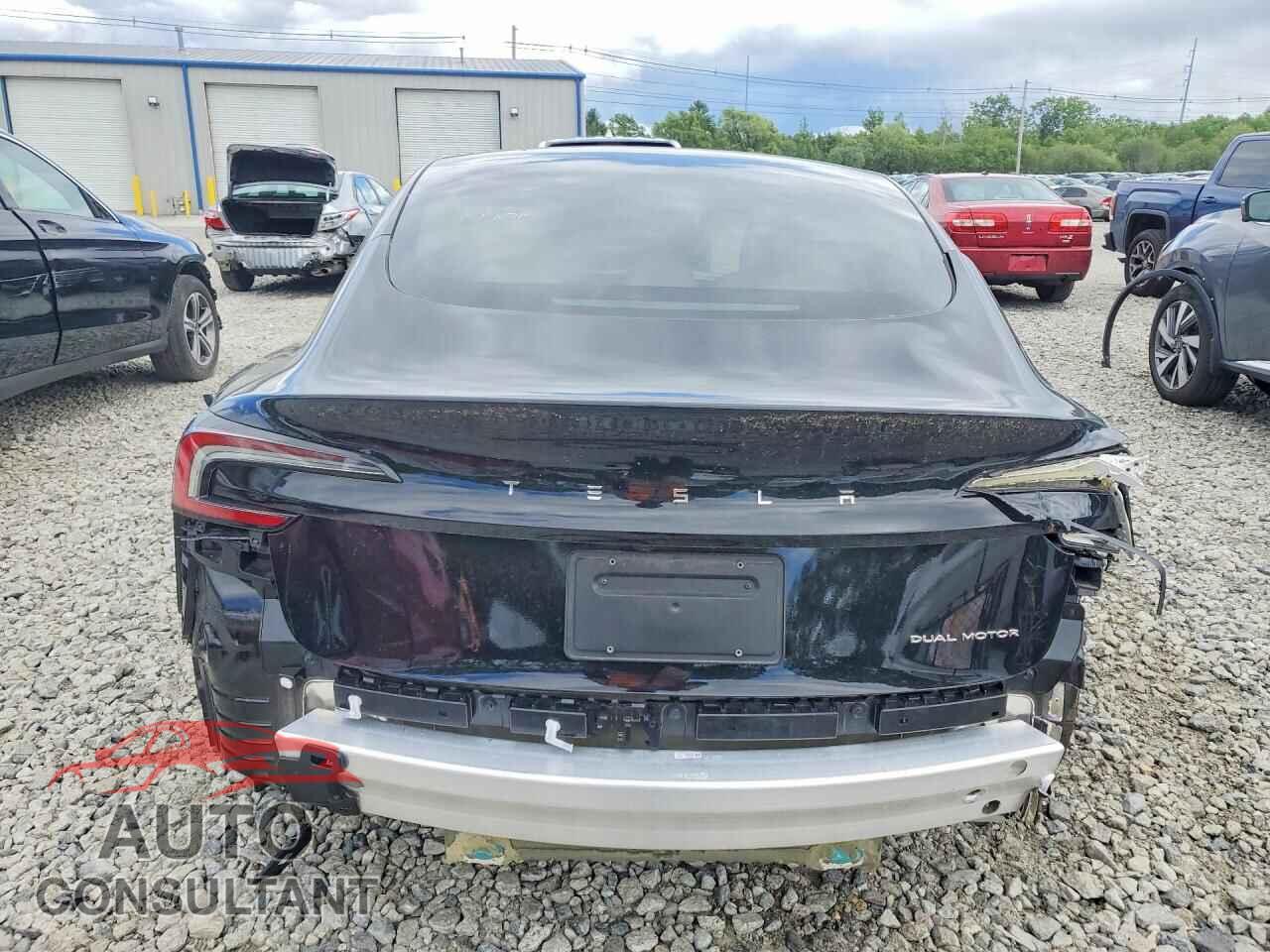 TESLA MODEL 3 2024 - 5YJ3E1EB2RF822019