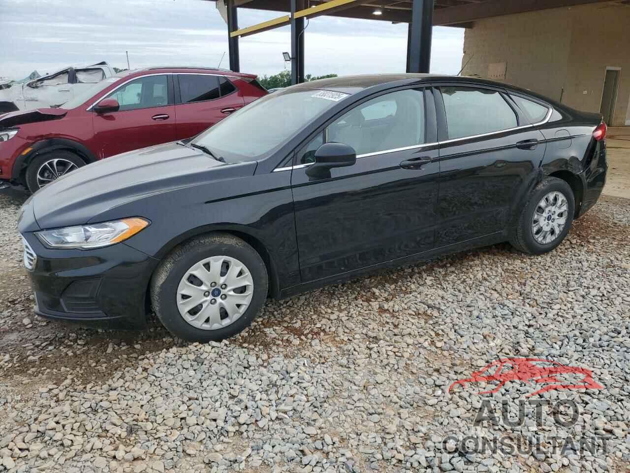 FORD FUSION 2019 - 3FA6P0G72KR102076