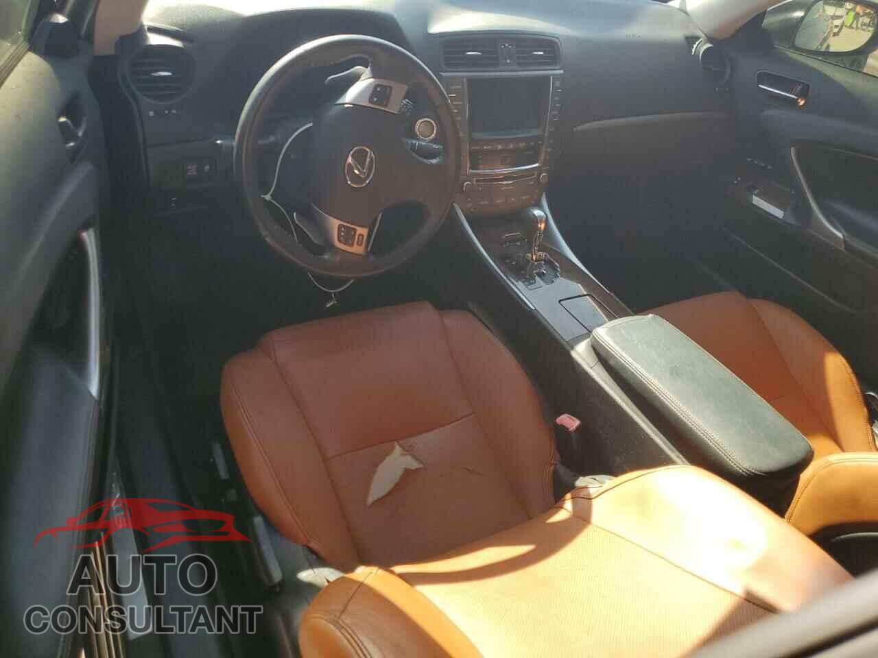 LEXUS IS 2011 - JTHFF2C28B2517151