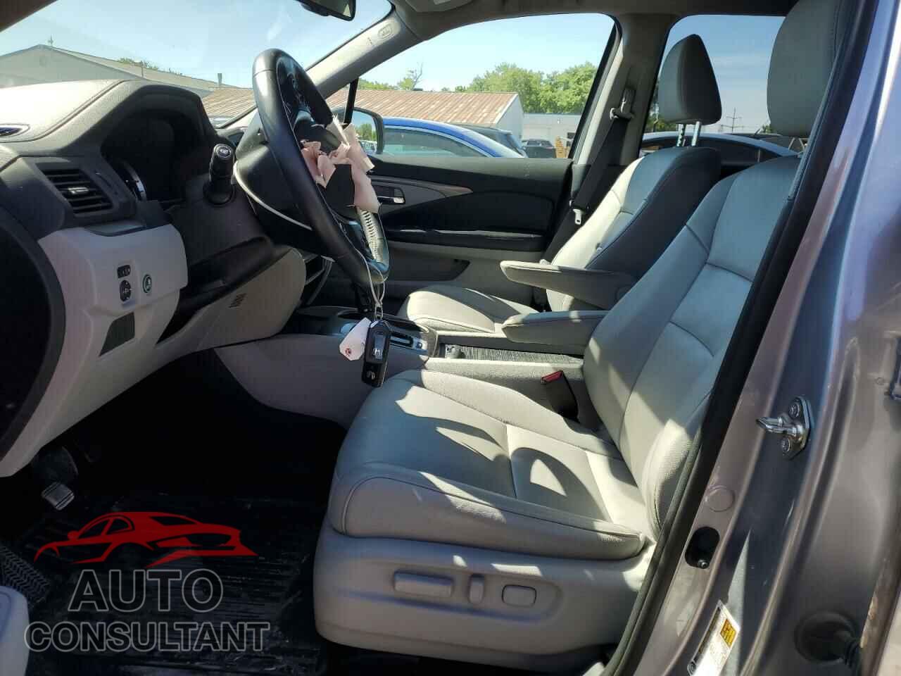 HONDA PILOT 2017 - 5FNYF6H58HB033054