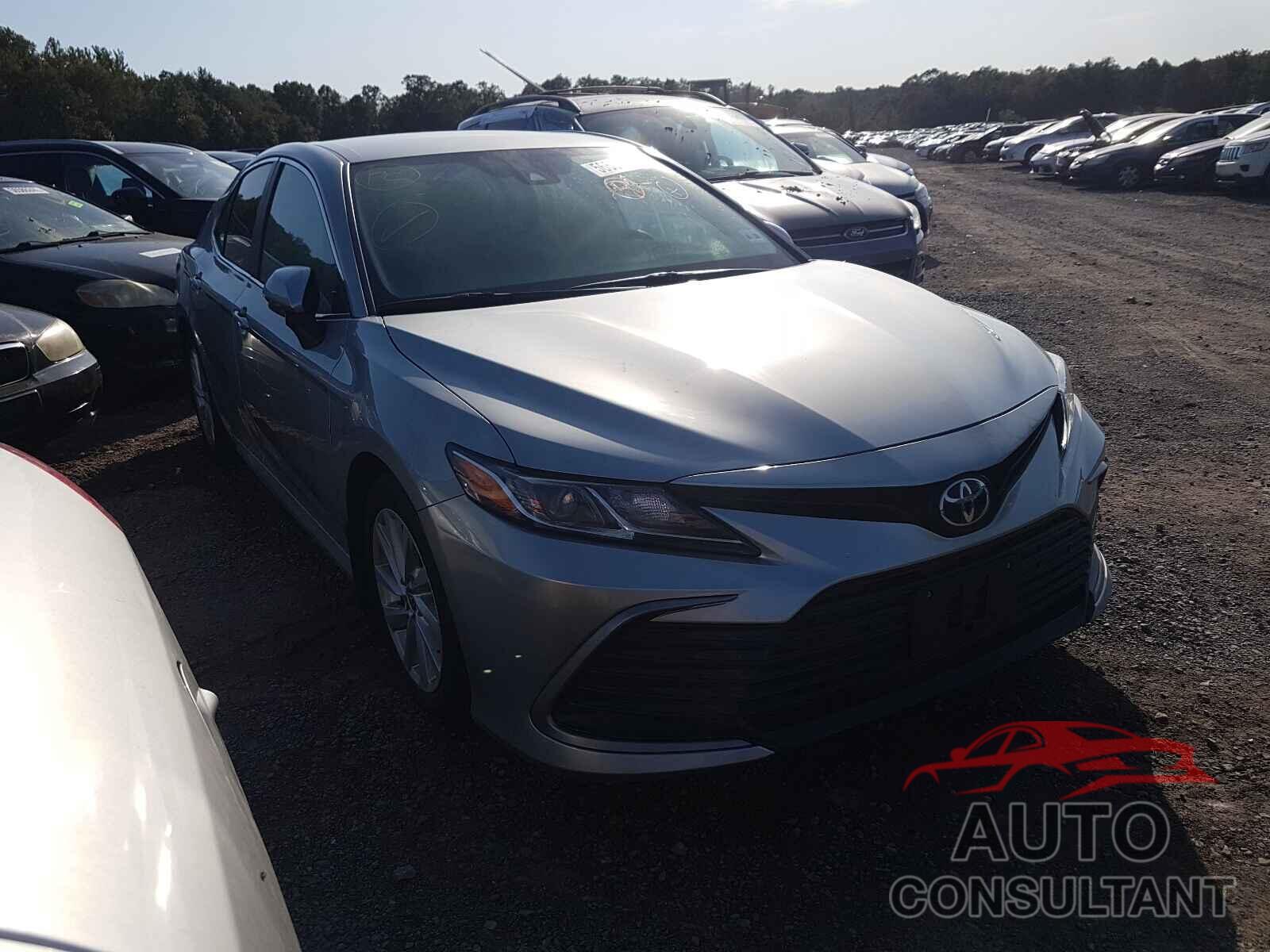 TOYOTA CAMRY 2021 - 4T1C11AK1MU568610