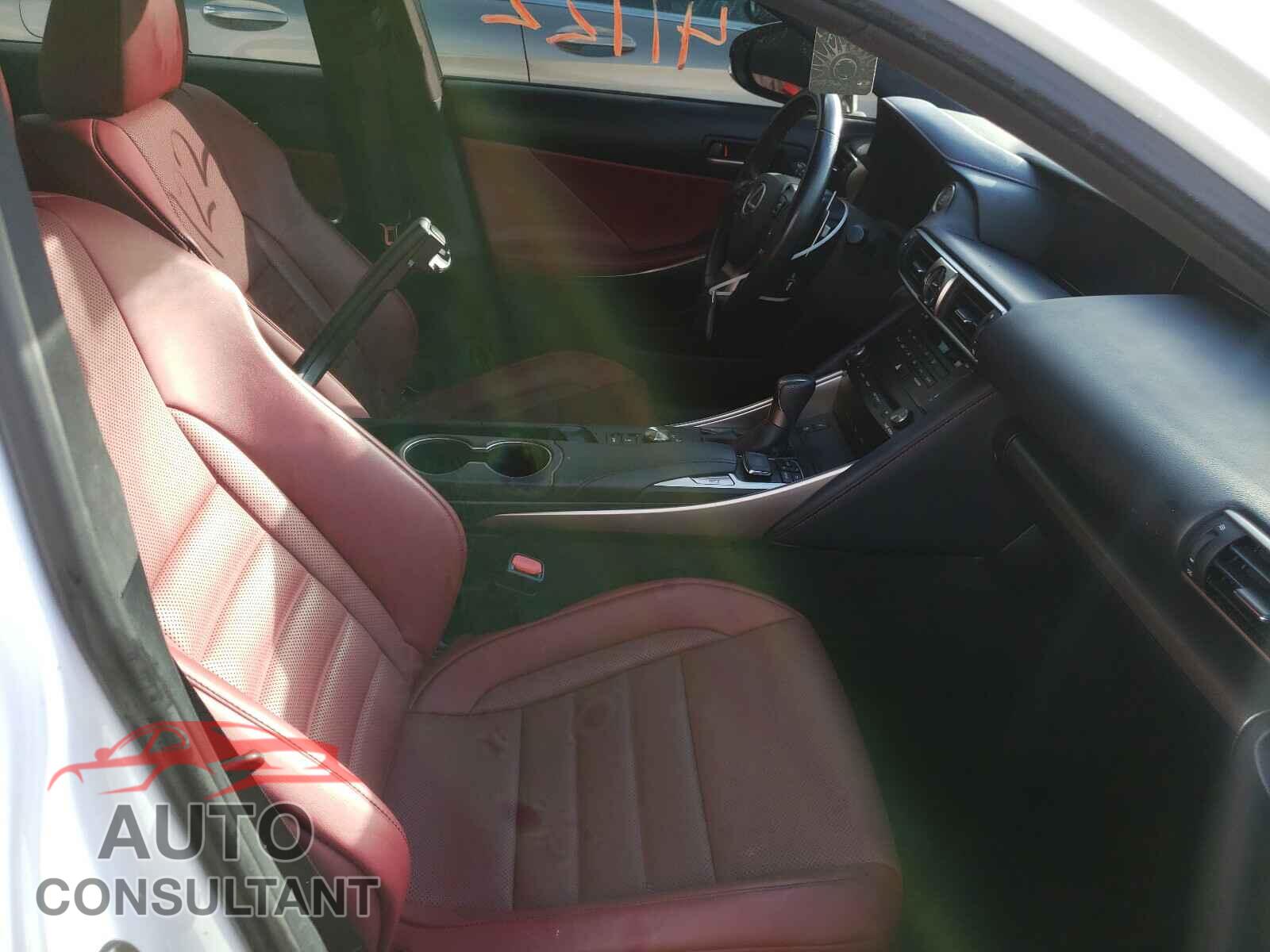 LEXUS IS 2018 - JTHBA1D26J5074484