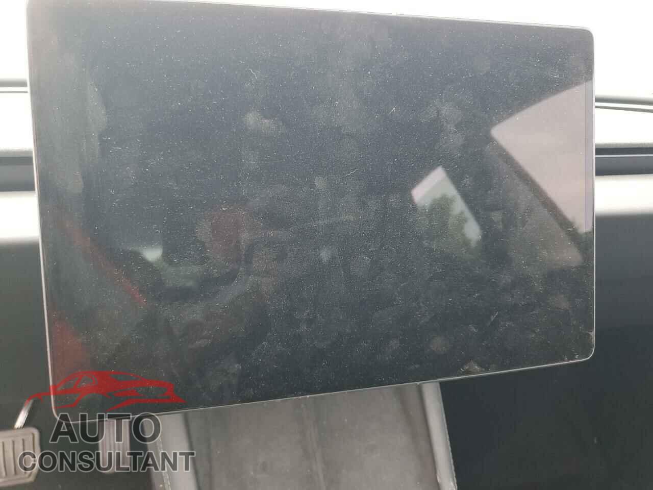 TESLA MODEL 3 2024 - 5YJ3E1EB9RF746492