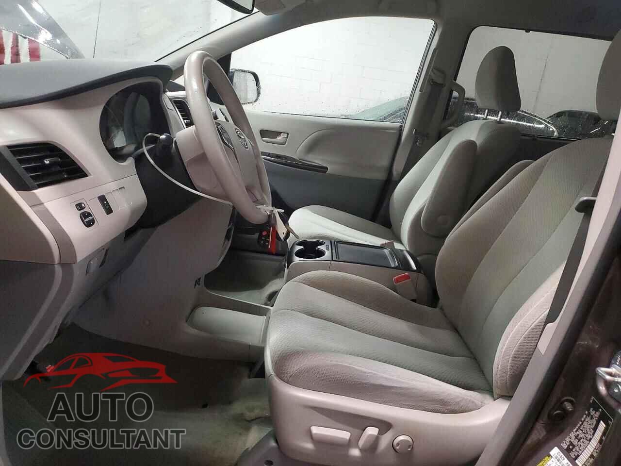 TOYOTA SIENNA 2013 - 5TDKK3DC3DS389762