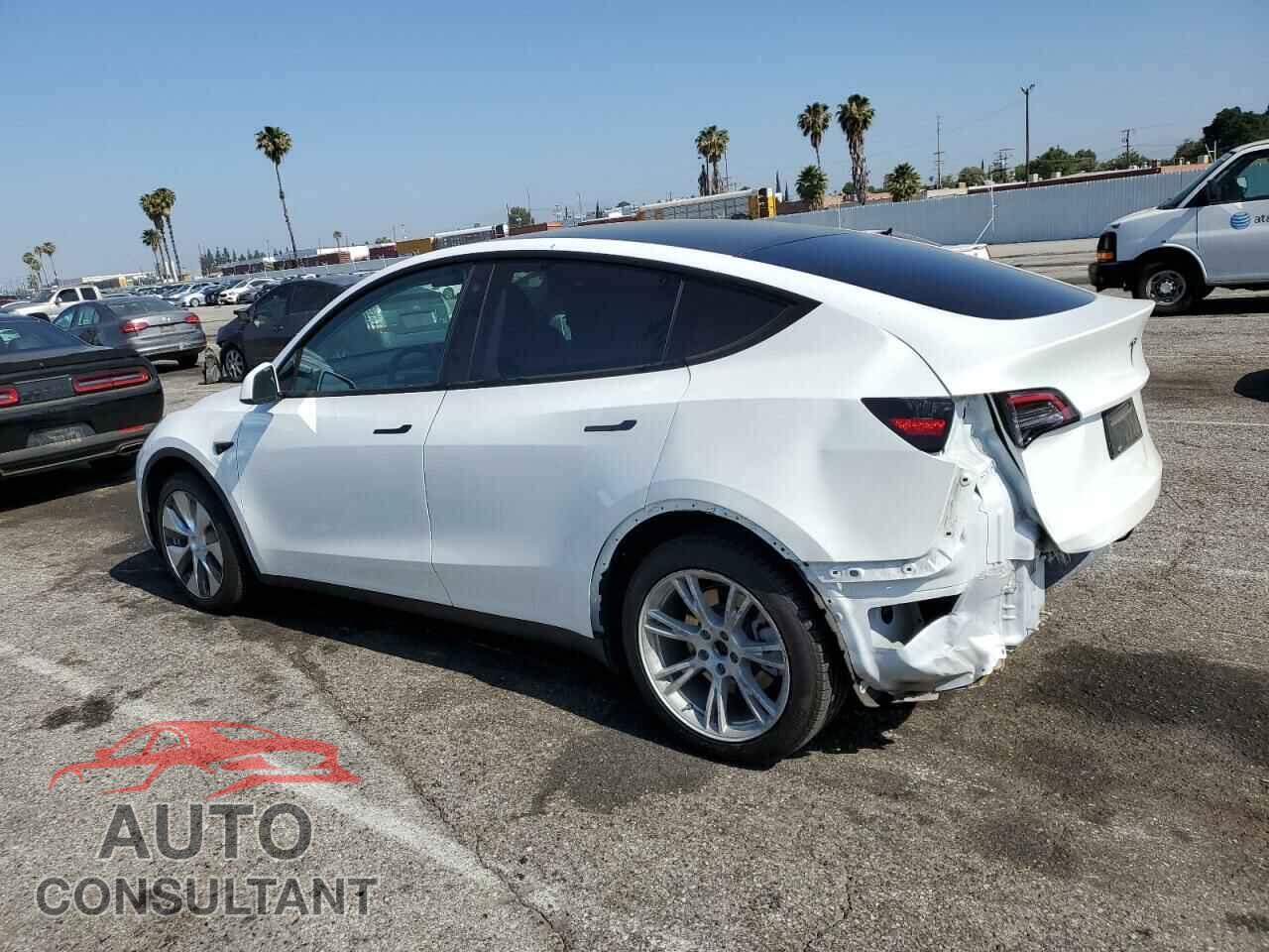 TESLA MODEL Y 2021 - 5YJYGDEE6MF215237