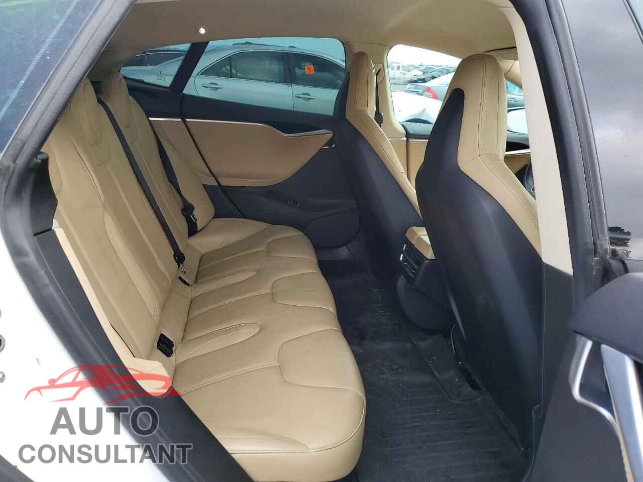 TESLA MODEL S 2013 - 5YJSA1DN0DFP05907