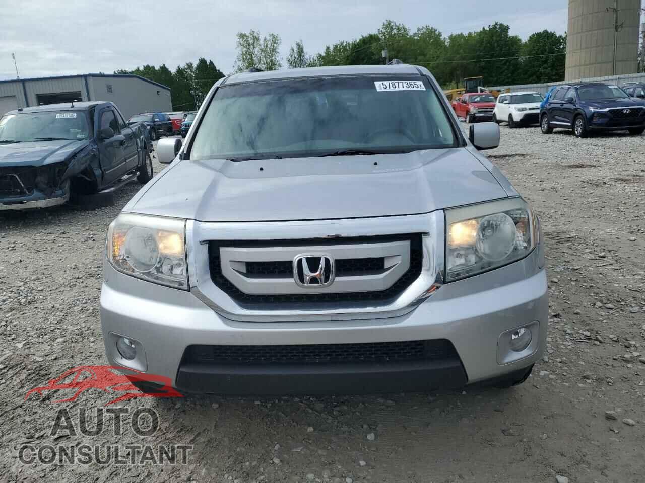 HONDA PILOT 2011 - 5FNYF4H48BB068132