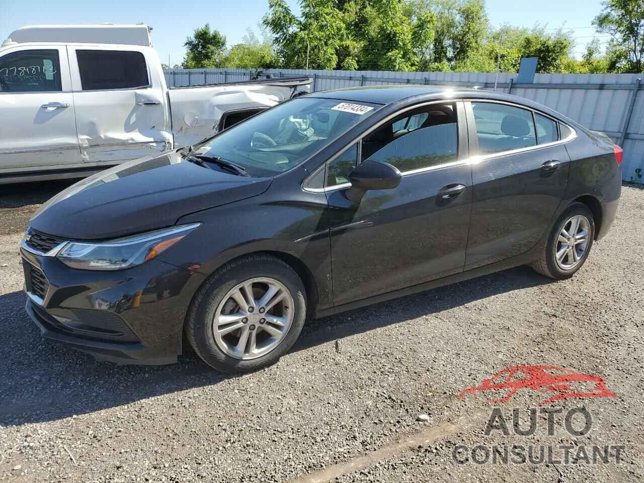 CHEVROLET CRUZE 2018 - 1G1BE5SM9J7121649