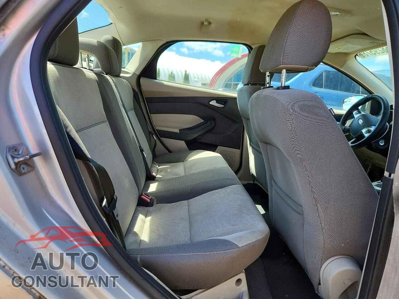 FORD FOCUS 2014 - 1FADP3F26EL304808