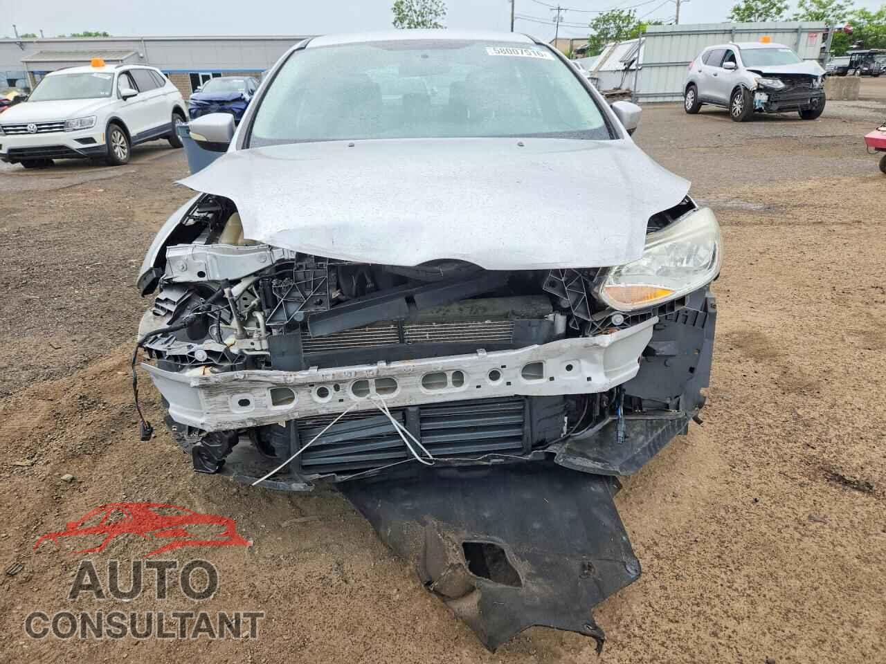 FORD FOCUS 2013 - 1FADP3F27DL350520
