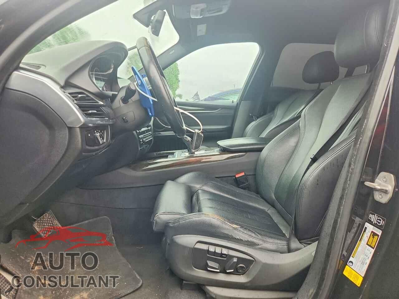 BMW X5 2014 - 5UXKR2C56E0C01136
