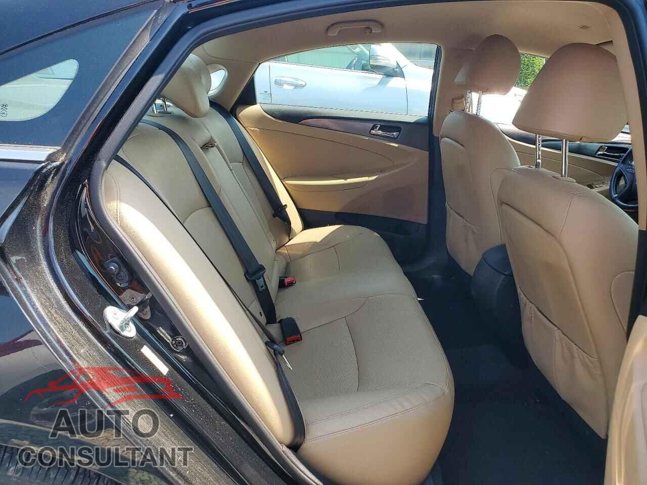 HYUNDAI SONATA 2014 - KMHEC4A47EA107596