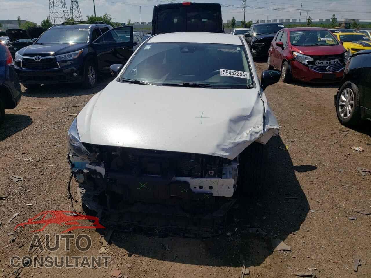 MAZDA 3 2018 - 3MZBN1U74JM230935