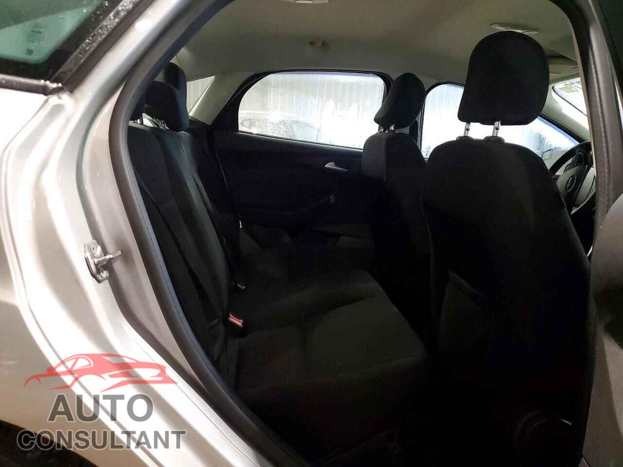 FORD FOCUS 2015 - 1FADP3F20FL339300