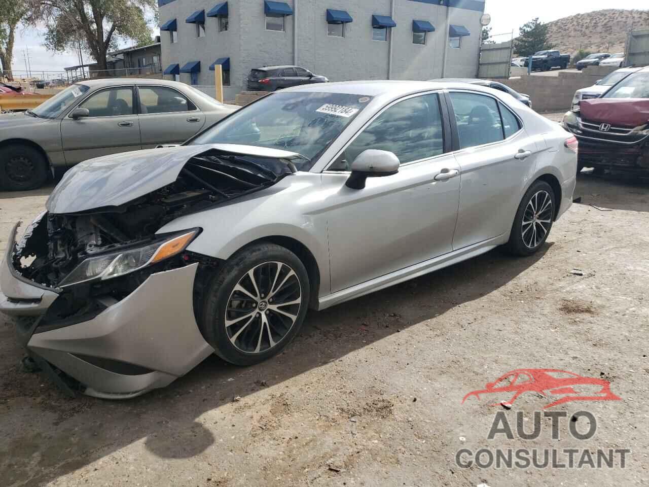 TOYOTA CAMRY 2018 - 4T1B11HK0JU608138