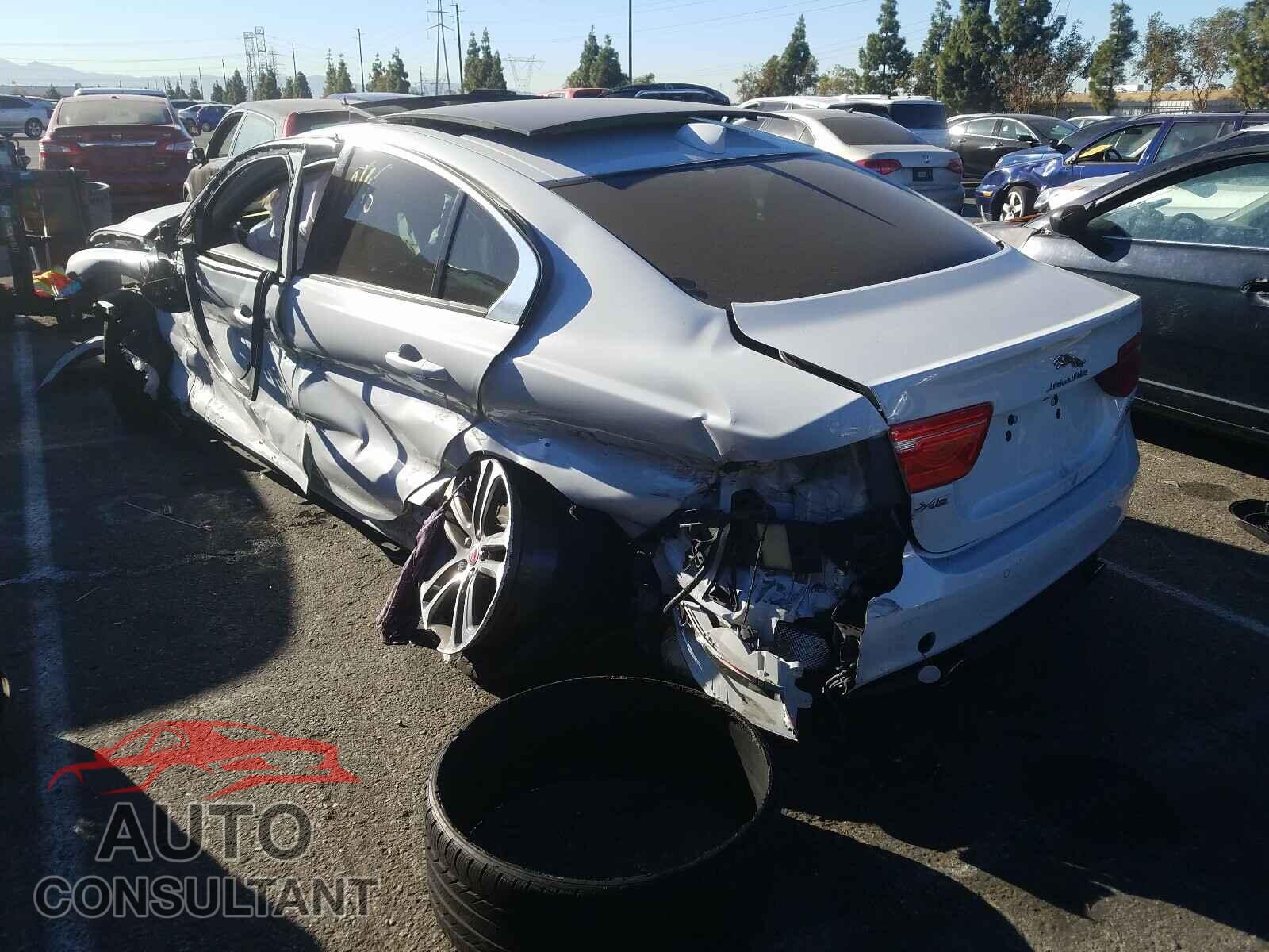 JAGUAR XE 2017 - SAJAJ4BV8HCP11538