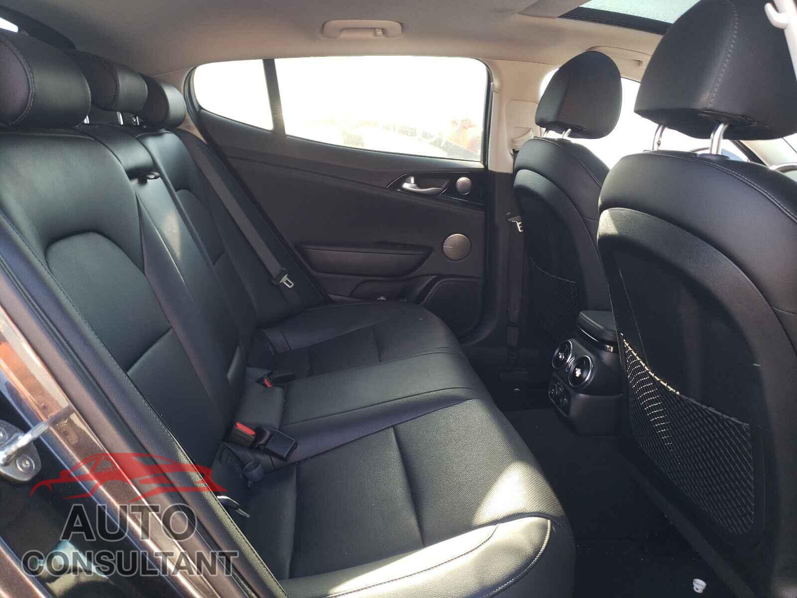 KIA STINGER 2019 - KNAE15LA7K6065963