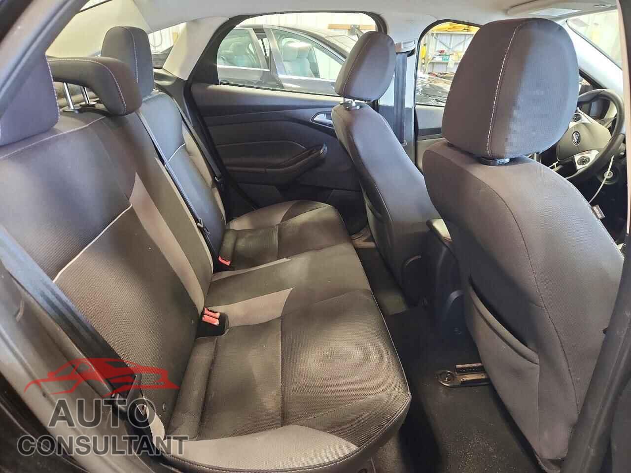 FORD FOCUS 2014 - 1FADP3F20EL437726