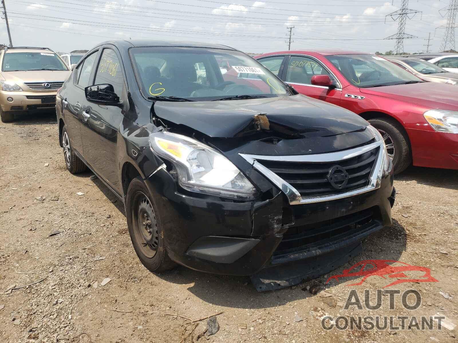 NISSAN VERSA 2018 - 3N1CN7AP6JL883158