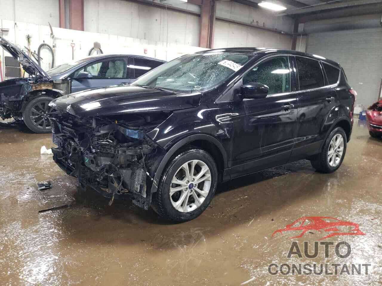 FORD ESCAPE 2017 - 1FMCU0GD5HUB77654