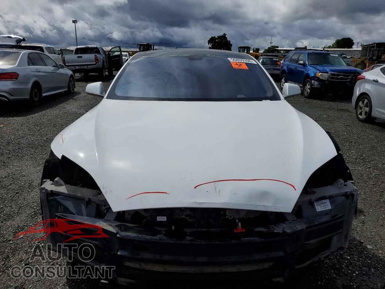 TESLA MODEL S 2014 - 5YJSA1H17EFP37214
