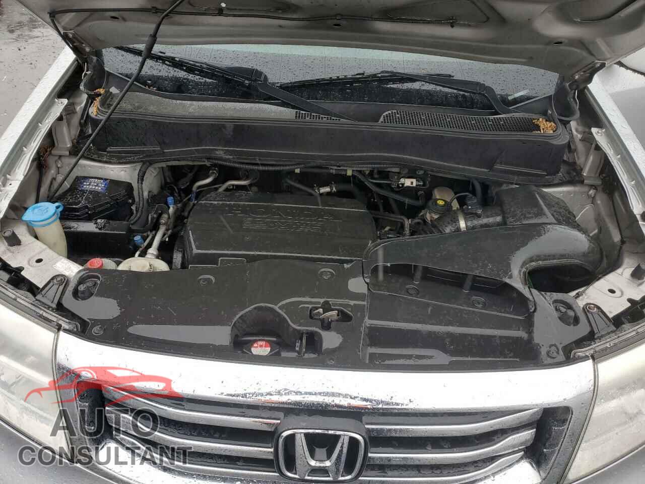 HONDA PILOT 2013 - 5FNYF3H44DB001833
