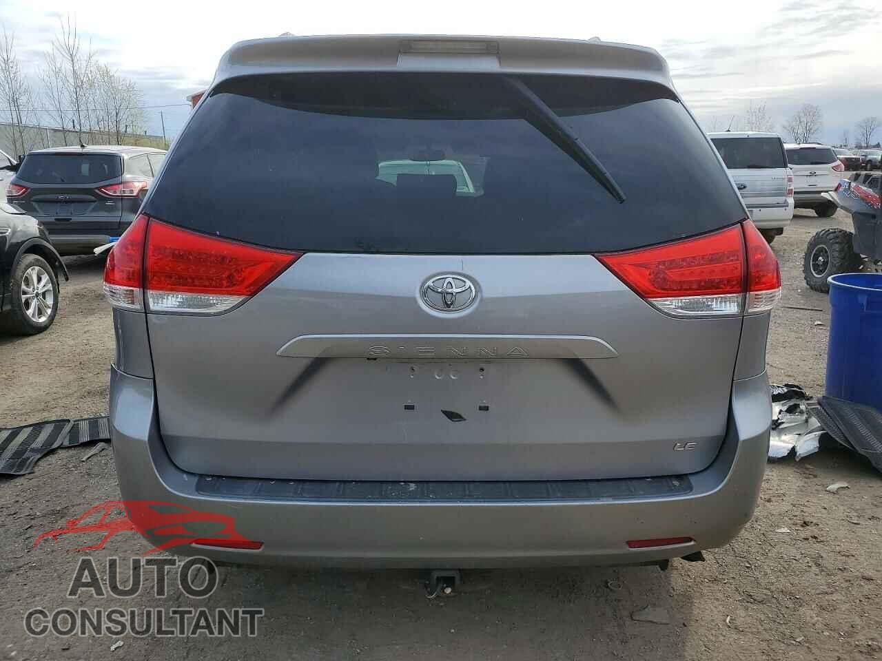 TOYOTA SIENNA 2011 - 5TDKK3DC2BS030528