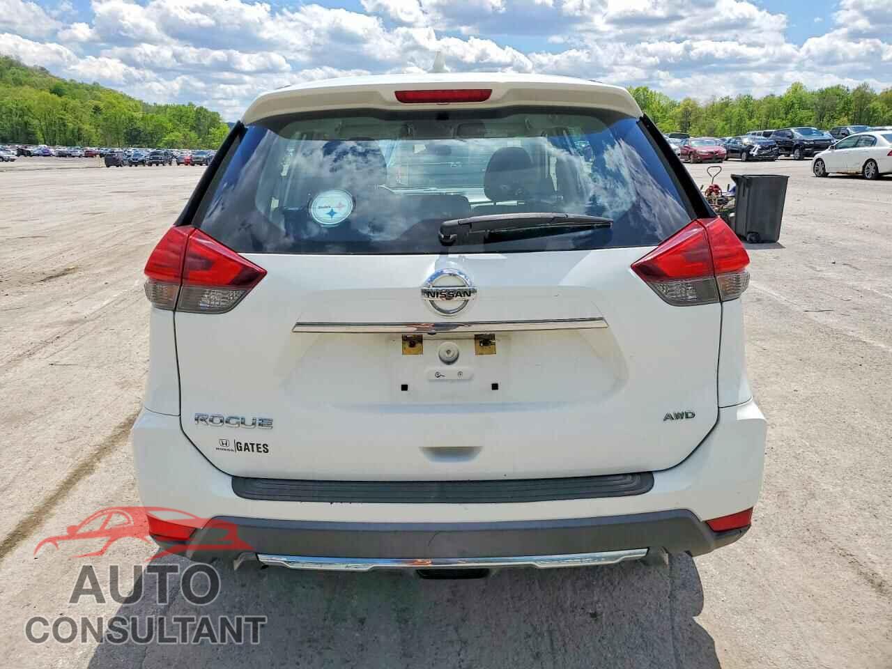 NISSAN ROGUE 2017 - KNMAT2MV2HP512892