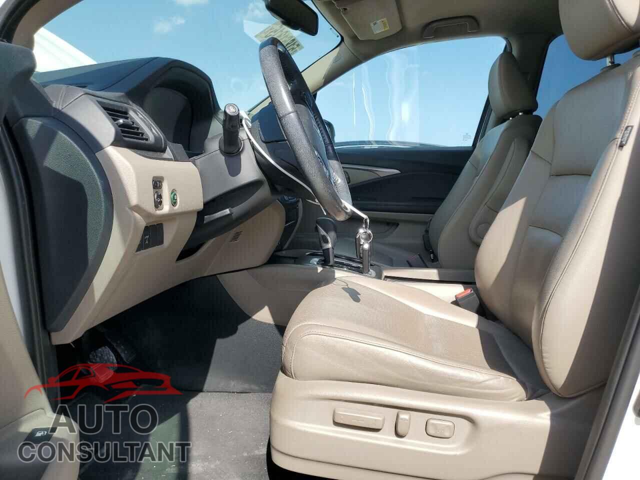 HONDA RIDGELINE 2018 - 5FPYK3F6XJB000205